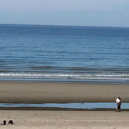 4 Personnes Classe 2 Etoiles Leboucq Laurent